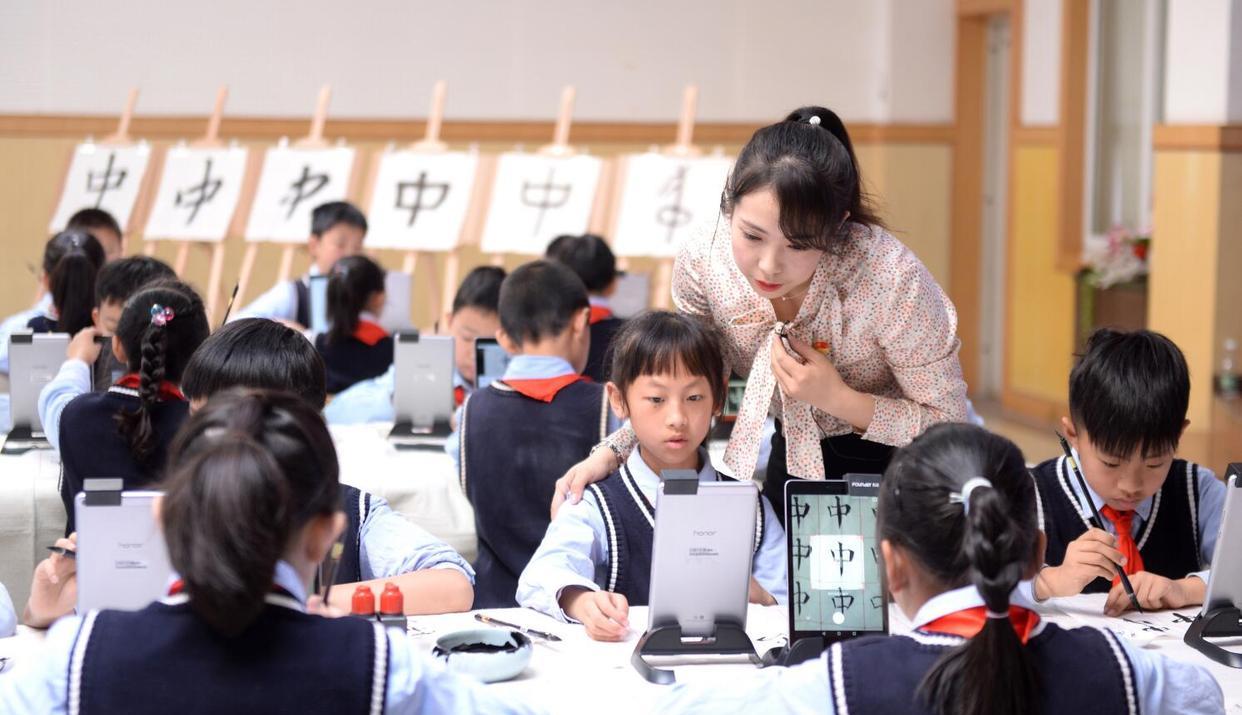 教师|“大专生不配教书吗”?老教师发出质疑声,答案引人深思!