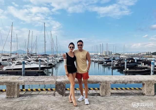 贾宏伟|43岁贾宏伟晒环游欧洲画面!甜蜜分享妻子近照,穿露脐装秀水蛇腰