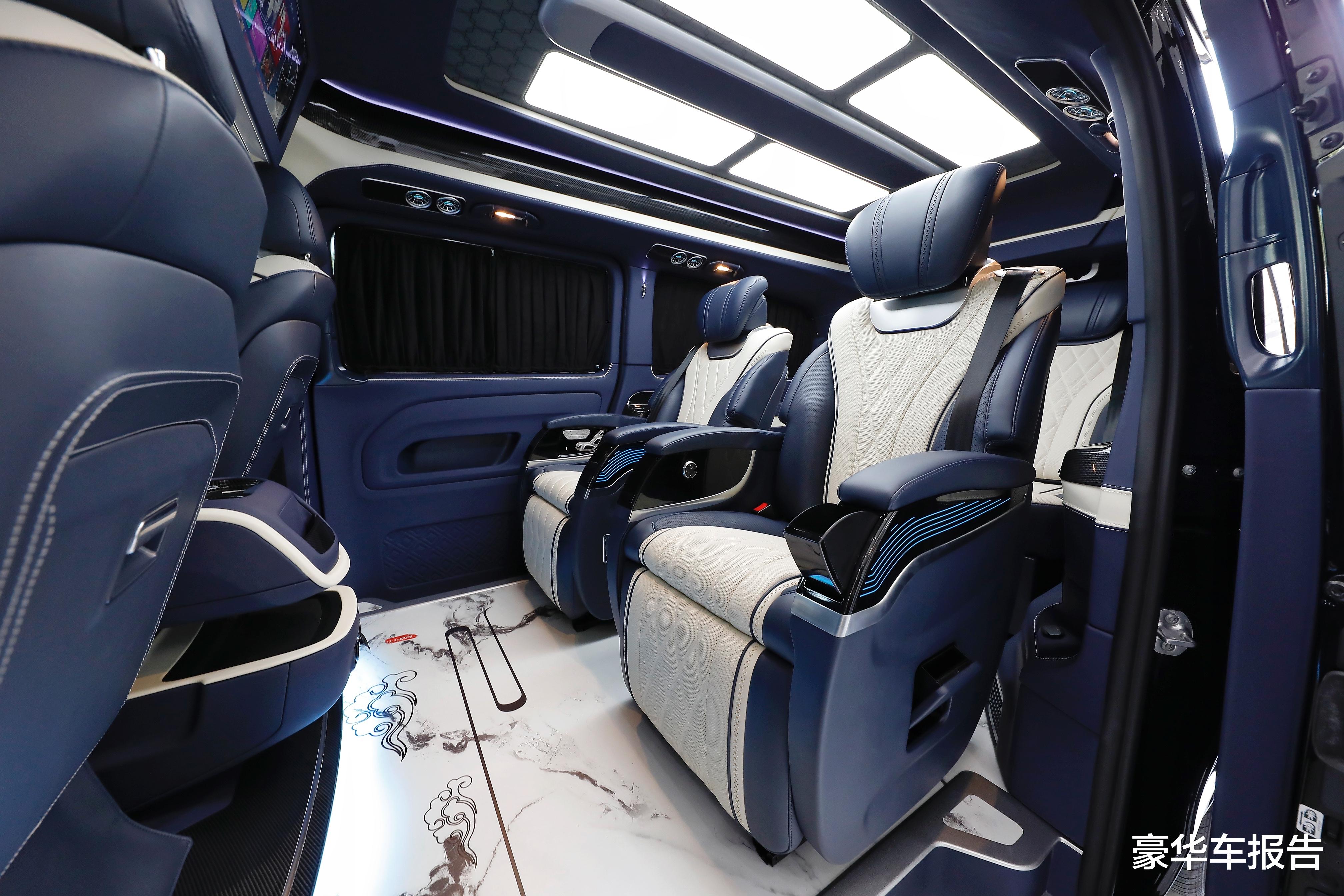 错过等一年！奔驰官方授权7座保姆车，10多万的豪华装修全都送？