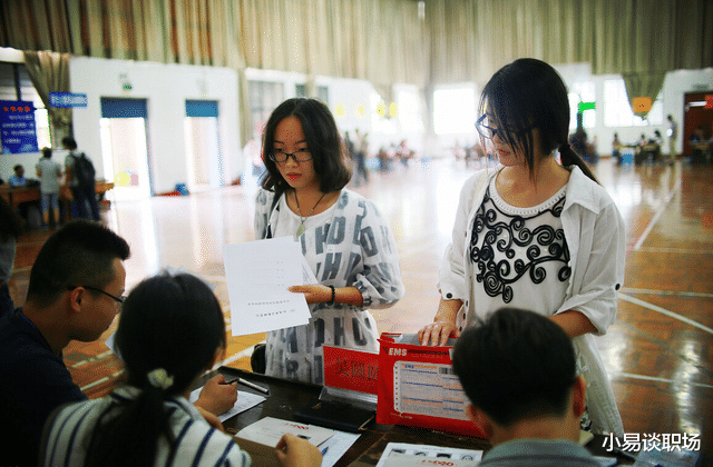 00后|两大行业遇招工难题，开出过万月薪也无人问津，00后：都是套路