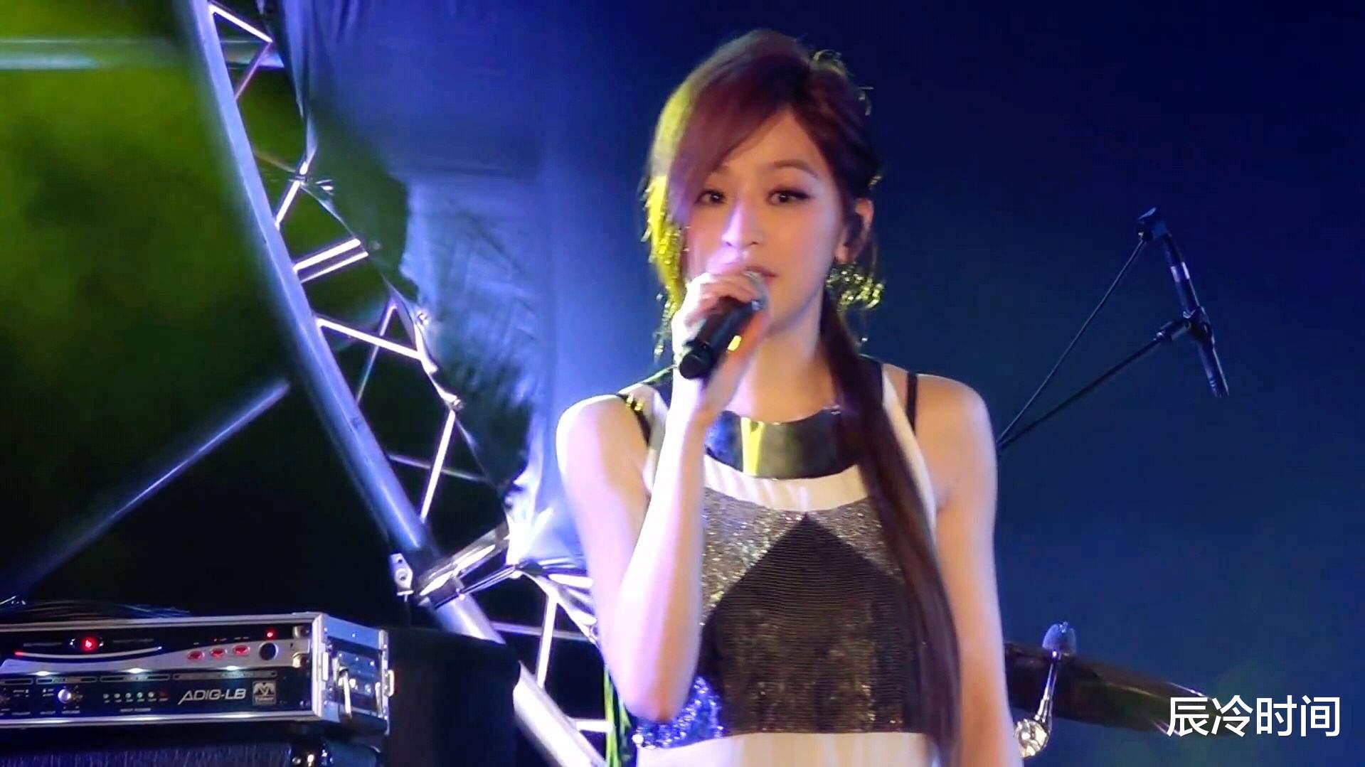 王心凌|刚翻红就带货，王心凌推销化妆品惹争议，网友吐槽：真掉价