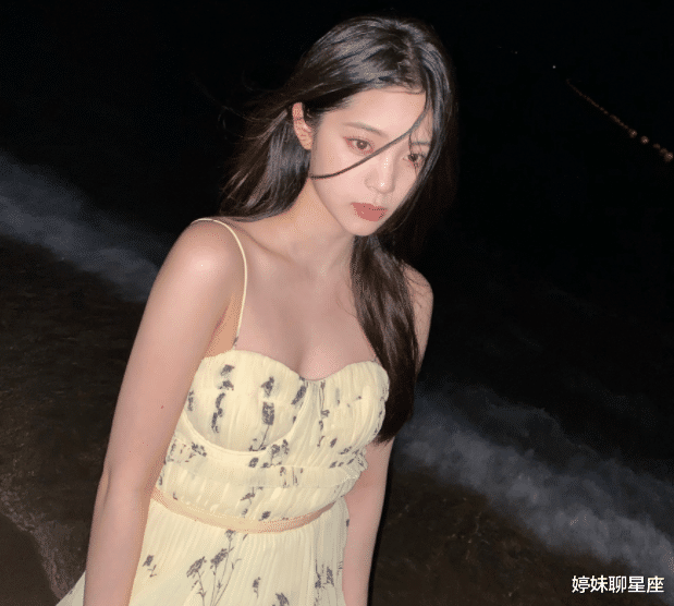 欧阳娜娜|台媒点名吴奇隆、王心凌等人，讽刺他们舔很快！