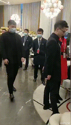神乐|“手办掉地上三天，保姆捡起来重新组合！”真是画风奇特！