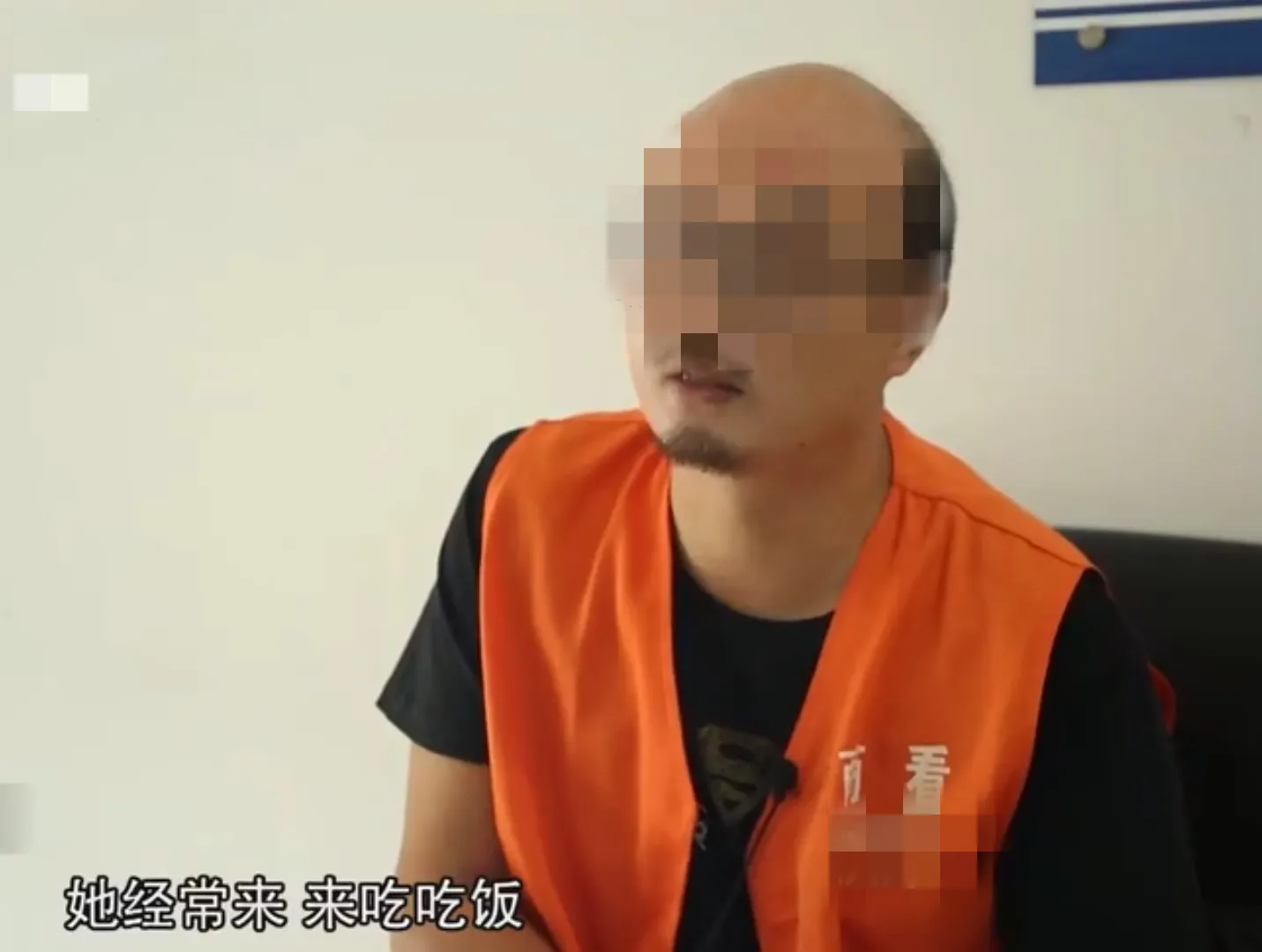 河南信阳,一男子在烧烤店偶遇了10多年没有见面的前女友,两人相谈甚欢,重新走到了一起