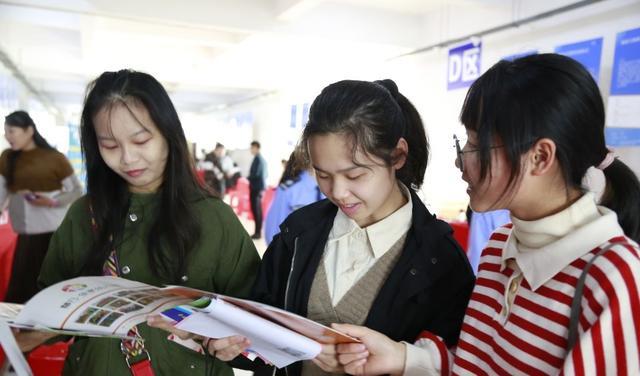 医生|“理想型女婿”职业排行榜,医生成了香饽饽,看下你在第几名?