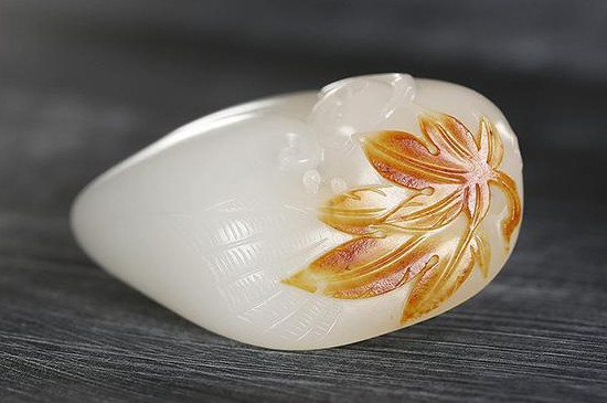 和田玉籽料|刚入手的和田玉籽料很干