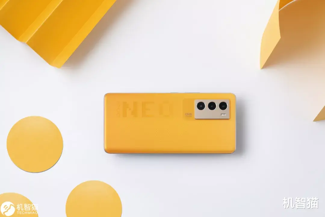 芯片|2022年初购机攻略：骁龙888机型暴降千元，折叠屏手机买到就是赚