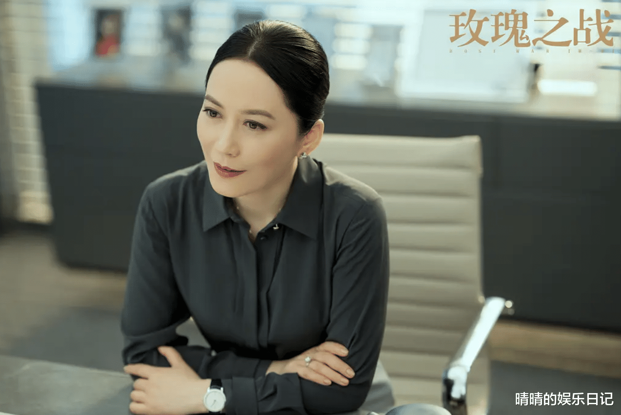 袁泉|《玫瑰之战》:但凡是袁泉的演技拉胯一点,都压不住这群王炸配角