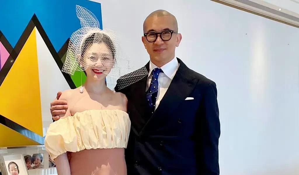 张颖颖|张颖颖深夜直播痛哭,大S复工被赞扬容光焕发,谁输谁赢一目了然