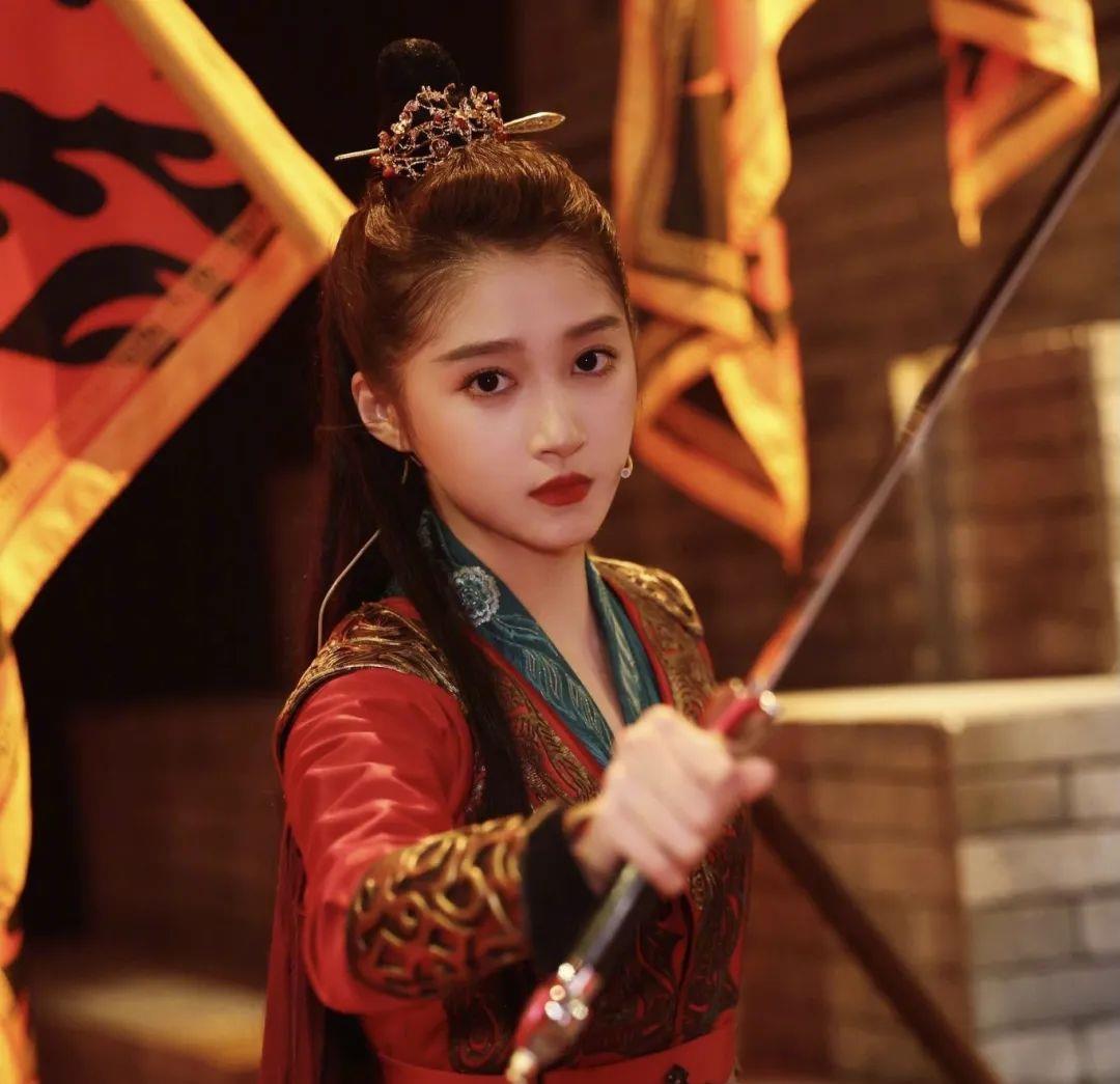 王一博|小八卦，关晓彤，龚俊，白敬亭白鹿，王一博，吴昕