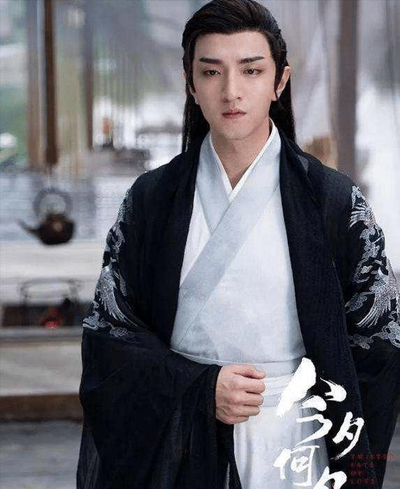 王大治|9位“丑不自知”的男星，明明那么普通，却总爱扮成“第一美男”