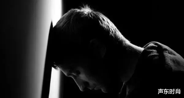 “我被打时没人来管”15岁少年被校园混混围殴,为自救刺死霸凌者