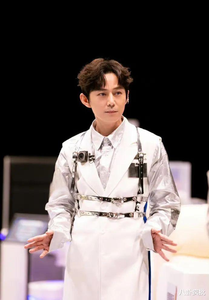 撒贝宁|张艺兴冒险？邓伦热搜？许魏洲老婆？何炅cue撒贝宁？周冬雨开撕