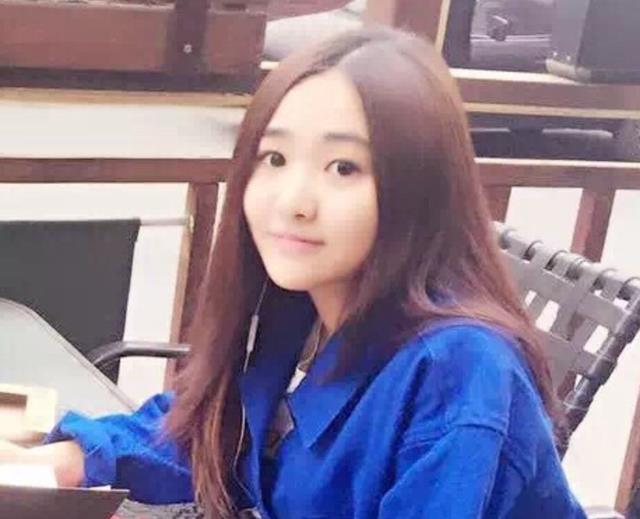 刘纯燕|刘纯燕23岁女儿订婚，帅气“金龟婿”1米95，岳父王宁穿喜庆红衣