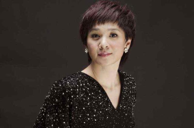 柯以敏|《超级女声》评委柯以敏，因毒舌惹众怒，如今过得如何了？