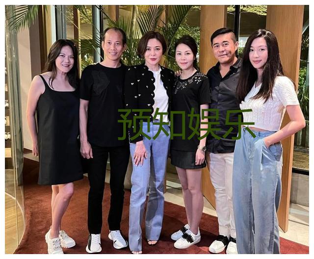 关之琳|关之琳迎来60岁大寿！穿4.2万短裙脸蛋僵硬 单身无子独居1.5亿豪宅