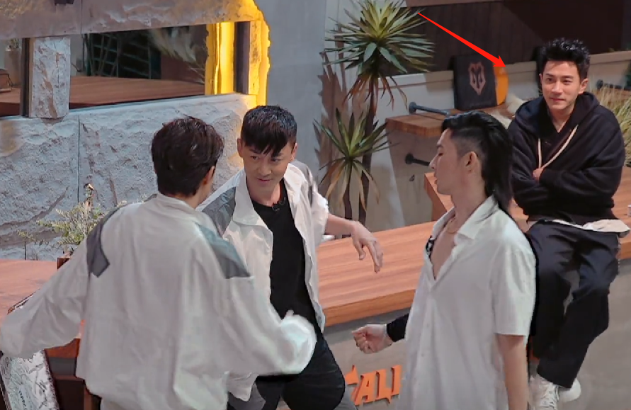 芒果台|芒果台终于露出真正“嘴脸”,《披荆斩棘2》有内味儿了