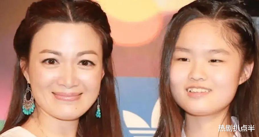 蔡少芬|那些拼三胎的香港女星，有人老得白发爬头，有人依旧少女感满满