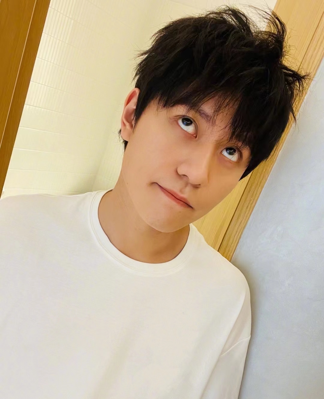 秦俊杰|秦俊杰发布律师声明，起诉爆料跟拍狗仔，女星张雪迎无辜被骂绿茶