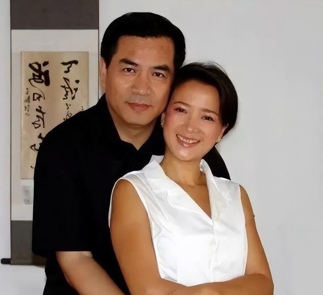 何晴|何晴：给了刘威青春，给了许亚军孩子，为何转身嫁给大9岁的廖京生