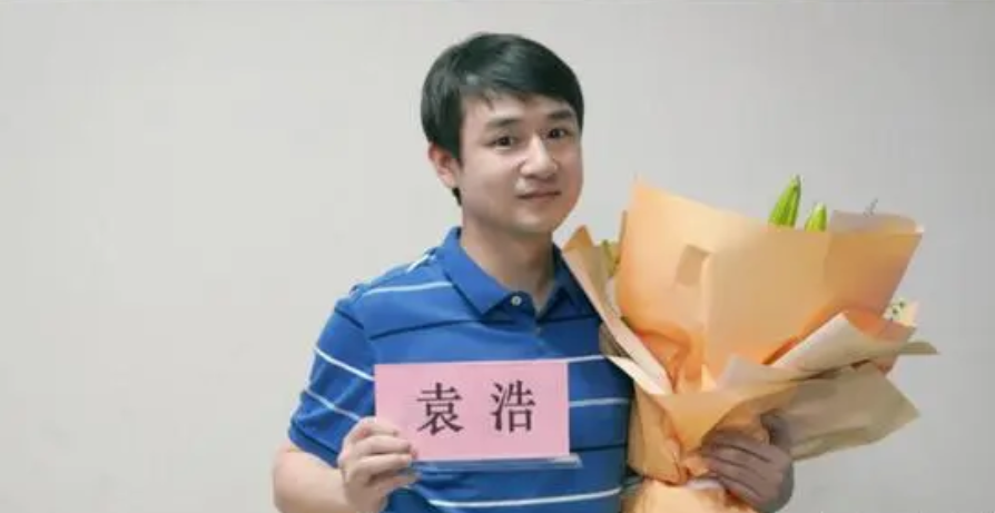 黄澄澄|《县委大院》开播口碑爆表,黄澄澄小角色出彩,演出了职场人辛酸