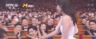 吴奇隆|张小斐36岁生日状态年轻,贾玲晒合影送祝福,被赞中国好姐妹