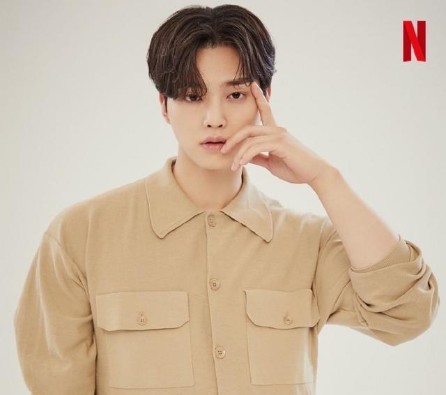 金泰梨|两对CP正火！击剑CP金泰梨南柱赫vs气象CP朴敏英宋江，情侣画报公开