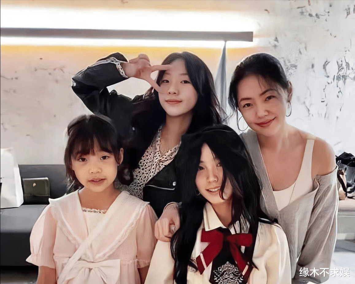 校园欺凌|小S校园霸凌事件反转!癌症妈妈自曝虐女,把女儿打到满地是血