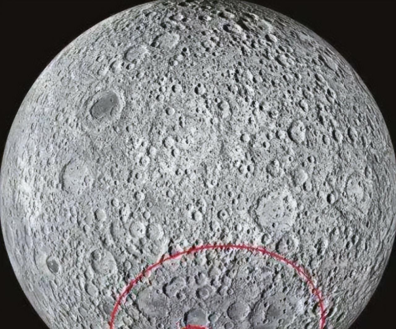 月球背面隐藏着什么?人类登上月球后,有科学家扬言:把月球炸掉