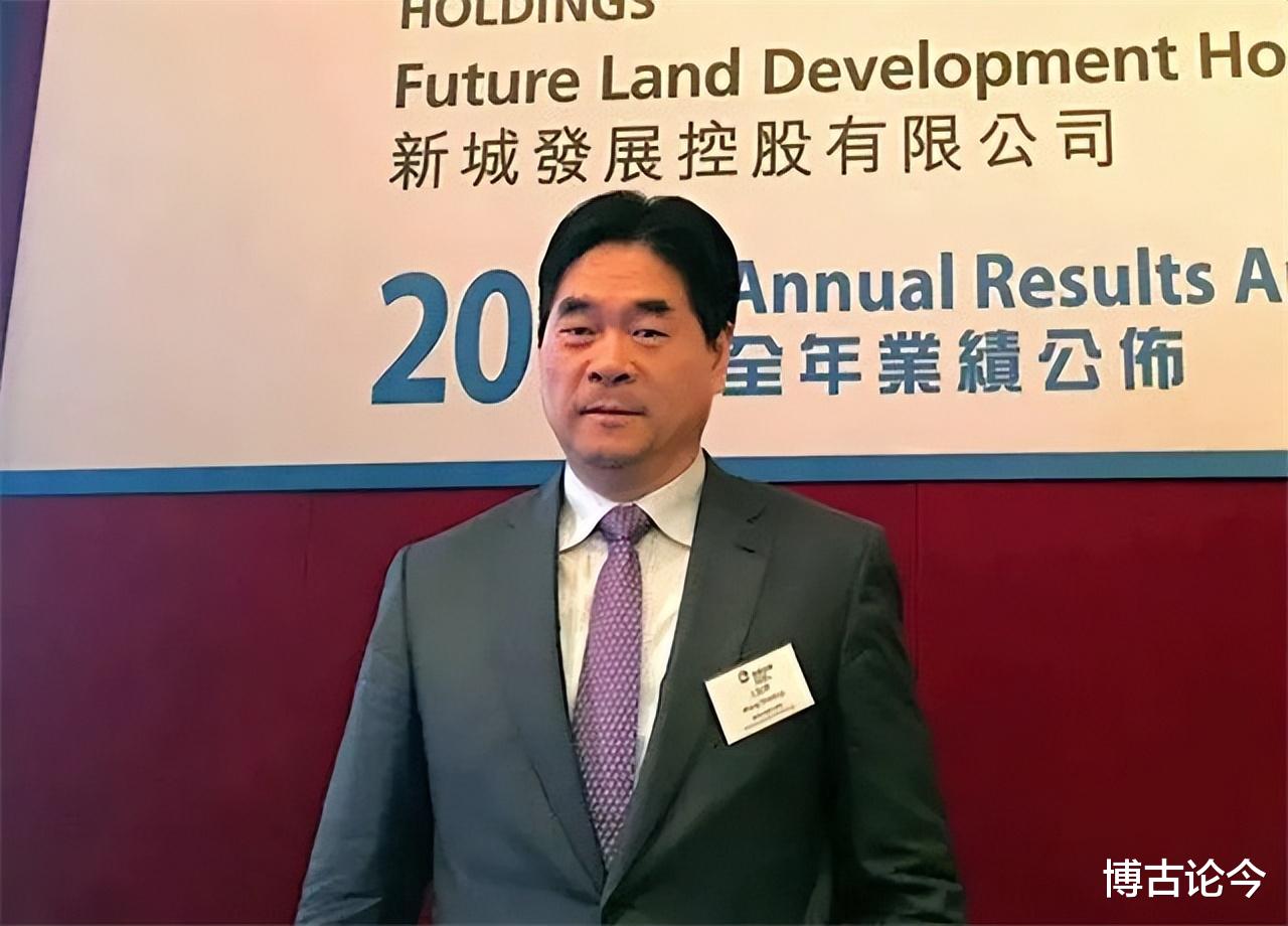 王振华的“双面人生”:员工买房一律九折,二十年前就有婚外情