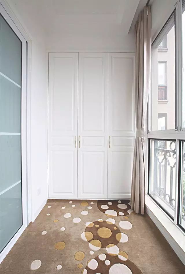 越来越多人阳台不用来晒衣服了,现在都流行这么装,太有才了