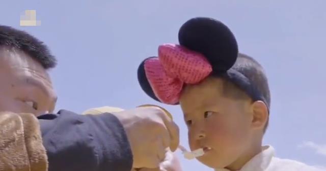 王晨正|变形计最成功的案例王晨正，爷爷去世后，以舅舅身份照顾小丫头