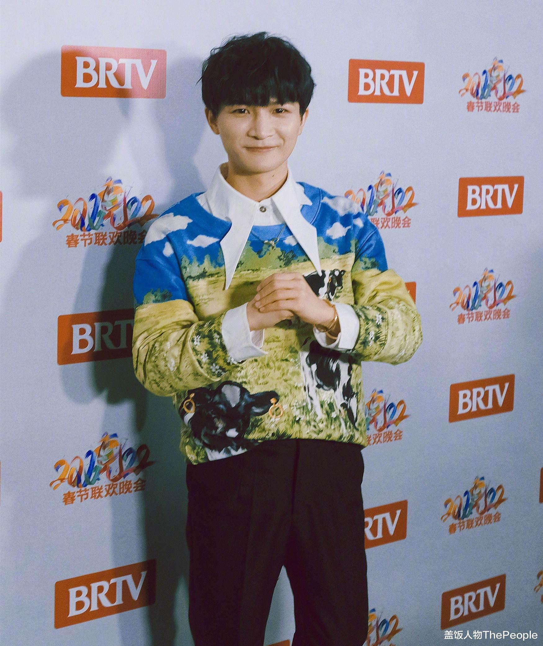 杨紫|北京春晚路透:王鸥像大白菜、李沁生图显老,AB戴婚戒破婚变传闻