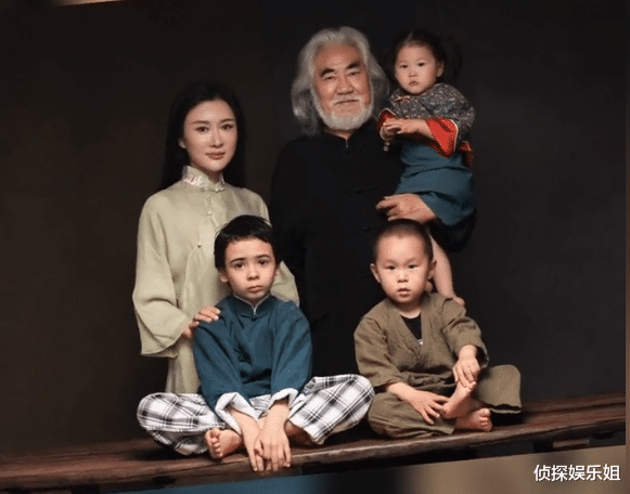 张纪中|老当益壮！71岁张纪中陪妻儿玩滑翔机，不顾高龄风险尽显宠溺