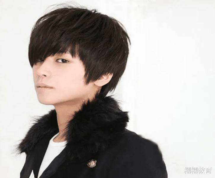 发型 上学时的“不良发型”，每一款都是“妈见打”，当时却浑然不觉