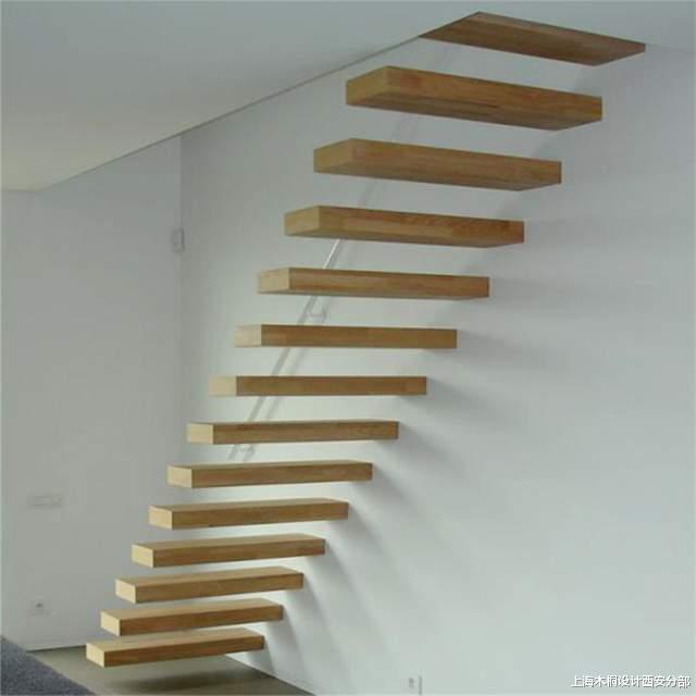 令人称奇的悬浮楼梯,原理竟等同于印度街头的人体悬浮术