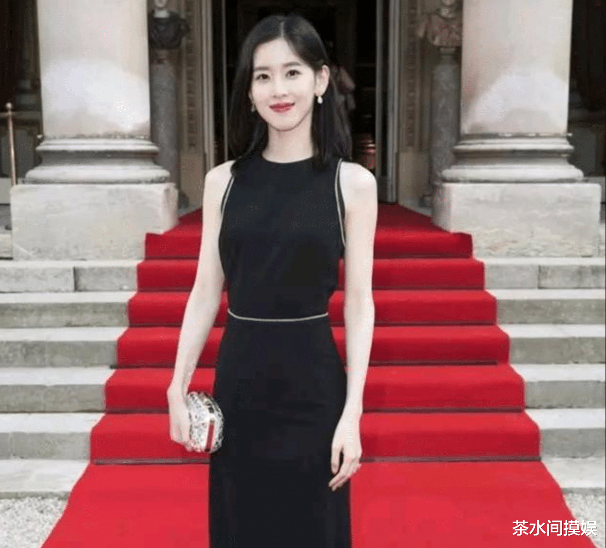 校花|娱乐圈红过的校花遍地跑,有人离婚,有人变笑话,混出头的没几个