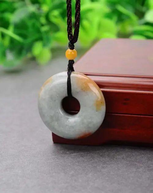 玉雕|千年不败的平安扣，在玉雕师眼里还能这样玩！