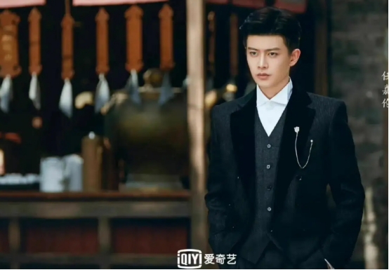 似曾相识|这部剧，前十分钟的内容，已经出现了很多似曾相识的元素