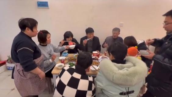 杜新枝|熊磊杜新枝吃“散伙饭”，楷楷被丢一旁无人管，对比许敏差距明显