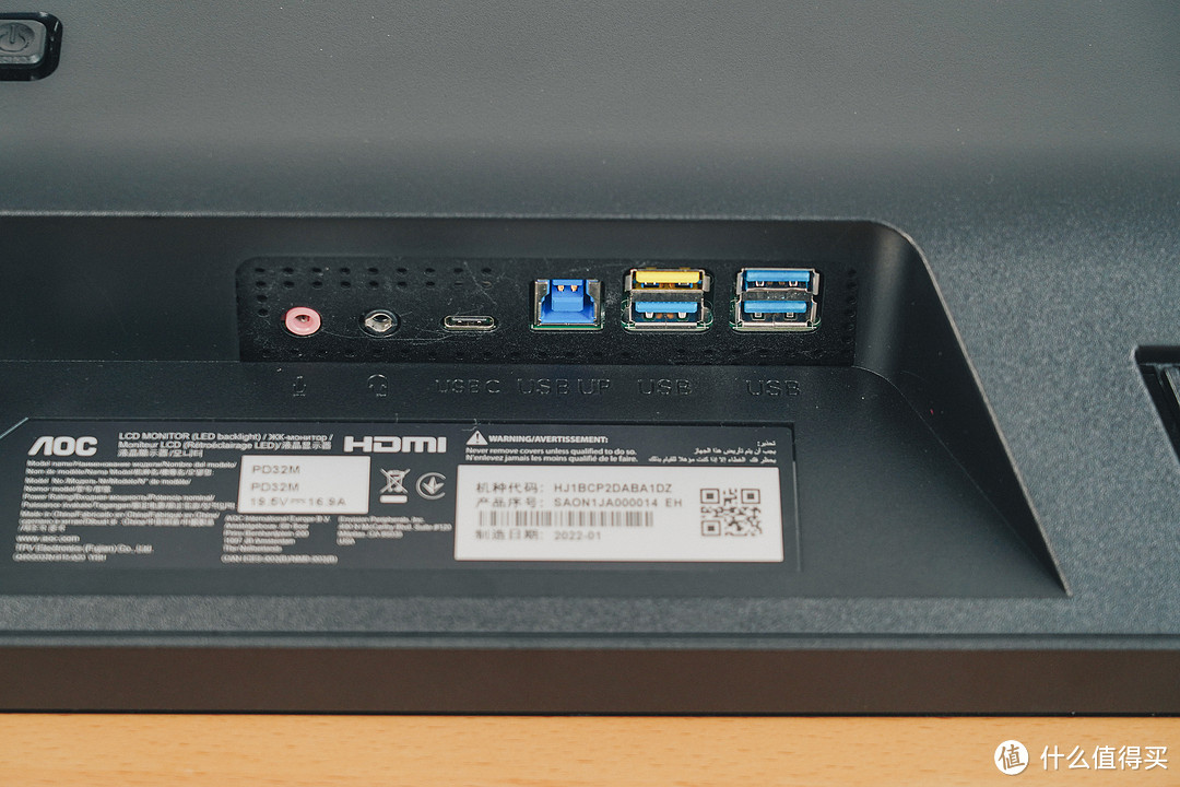 高通骁龙|保时捷设计的电竞天花板：AGON PD32M MiniLED显示器