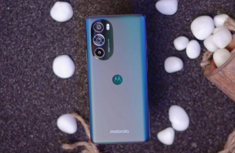 摩托罗拉|行业“卷王”无疑了，三千元不到却有顶级性能，moto这次赢麻了