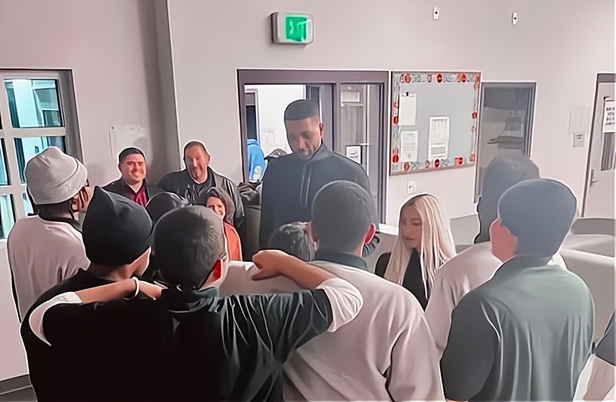 金·卡戴珊|贵圈真乱!42岁金-卡戴珊约竟然会前妹夫,比闺蜜拉尔萨还要疯狂