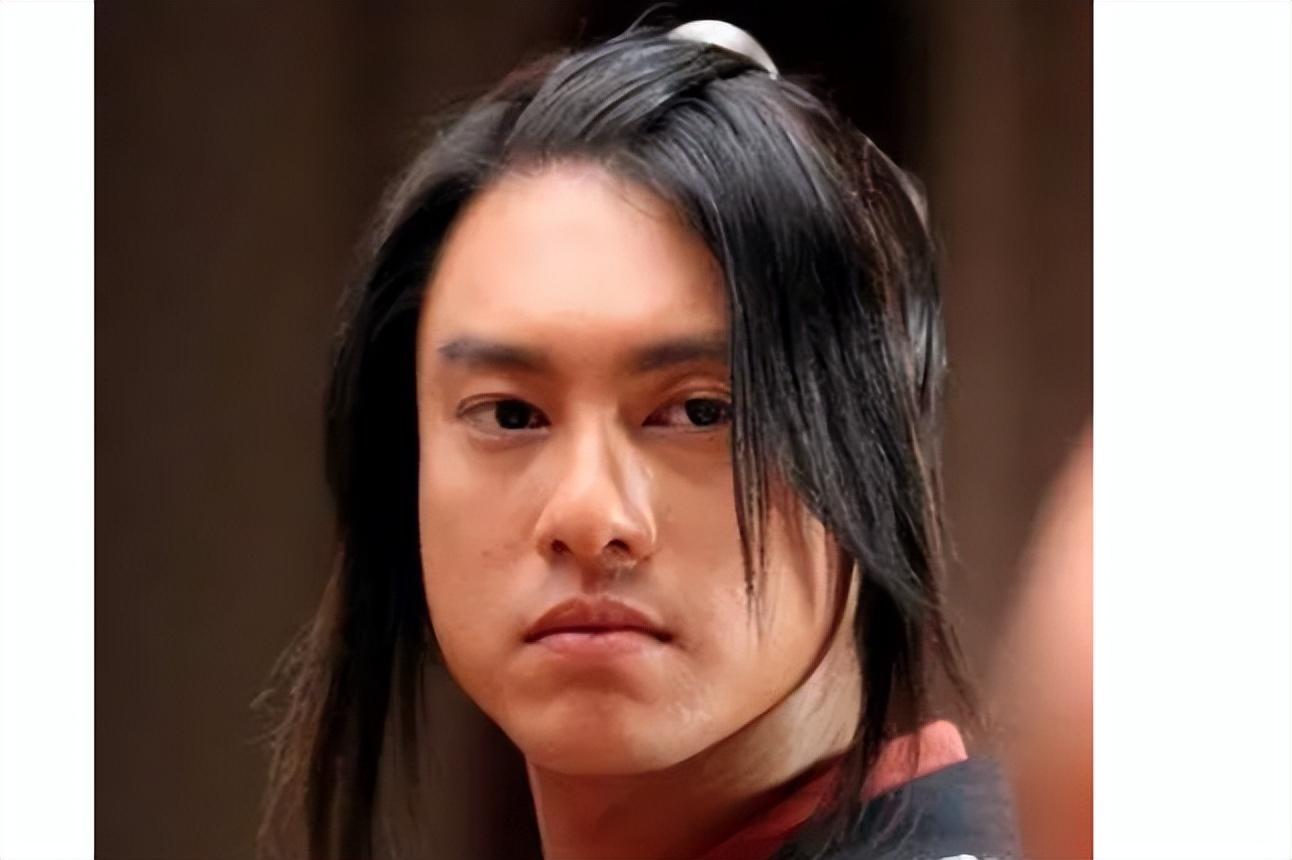 邱心志|颜值不够却偏要演男主的8位男星，一出场就被男配秒杀