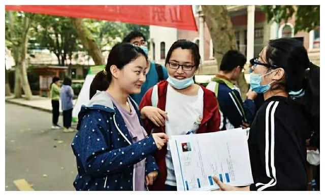 高校|我国正在“下滑”的三个行业，毕业生容易失业，要注意转行