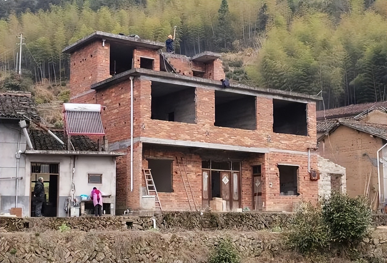 |農村建房門道多：不怕屋后塘，就怕抬轎房！抬轎房有什么禍端？