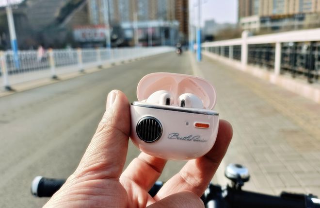 耳机|或许是三百价位最好看的TWS主动降噪耳机:漫步者Retro Pro上手体验