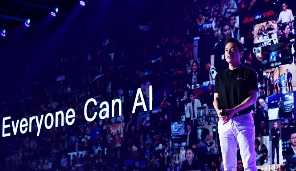 李彦宏|“你们中国有电脑吗？”面对质疑，李彦宏霸气回应