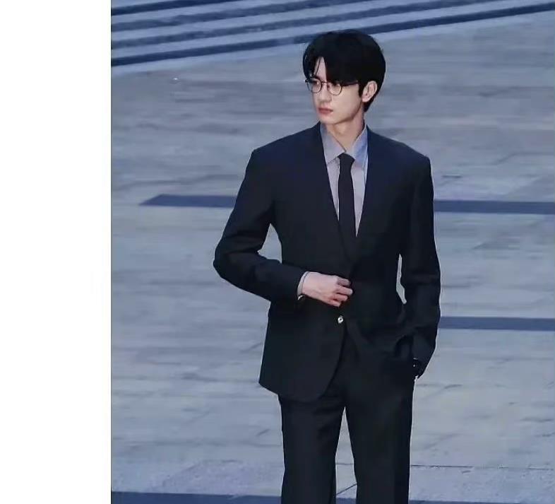 张凌赫|王一博綦美合，赵露思，张凌赫，赖冠霖，林一