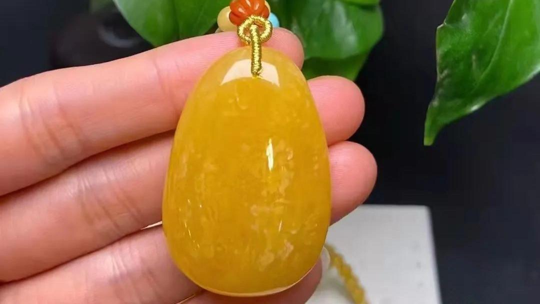 蜜蜡|蜜蜡小白必备！如何区分俄料和乌料？